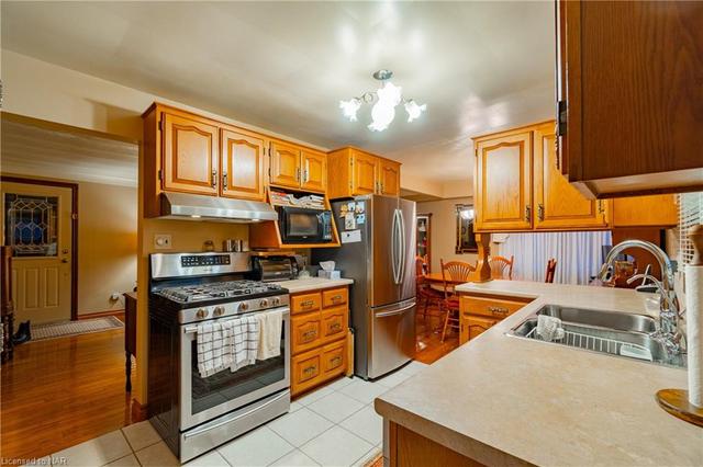 3010 Saint George Avenue, House detached with 3 bedrooms, 2 bathrooms and 5 parking in Niagara Falls ON | Image 19