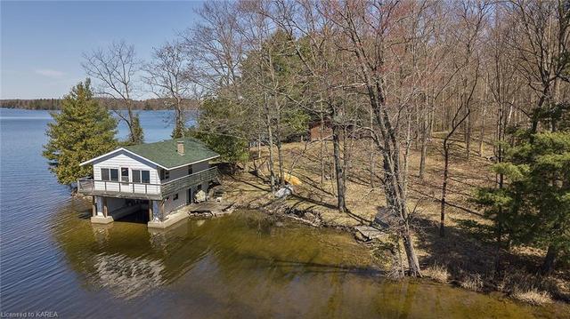 25 Pine Lane, House detached with 2 bedrooms, 1 bathrooms and 8 parking in South Frontenac ON | Image 1