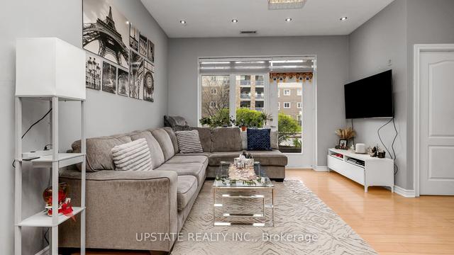 107 - 7 Dayspring Circ, Condo with 2 bedrooms, 1 bathrooms and 1 parking in Brampton ON | Image 3