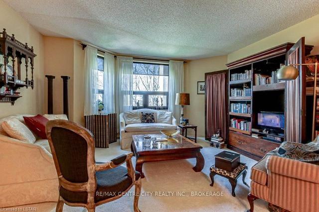 203 - 549 Ridout St N, Condo with 2 bedrooms, 2 bathrooms and 1 parking in London ON | Image 16