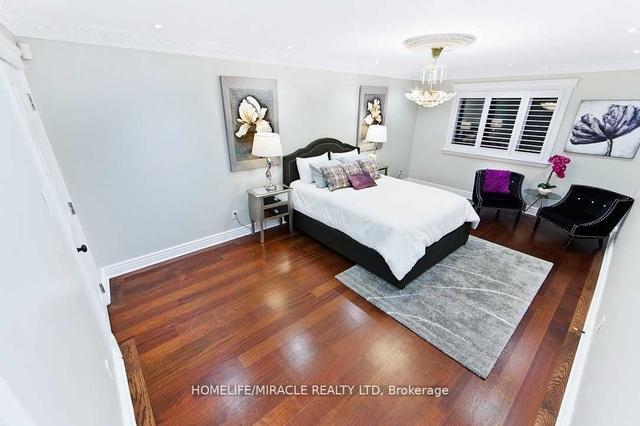 1757 Rowntree Ct, House detached with 7 bedrooms, 4 bathrooms and 6 parking in Mississauga ON | Image 3