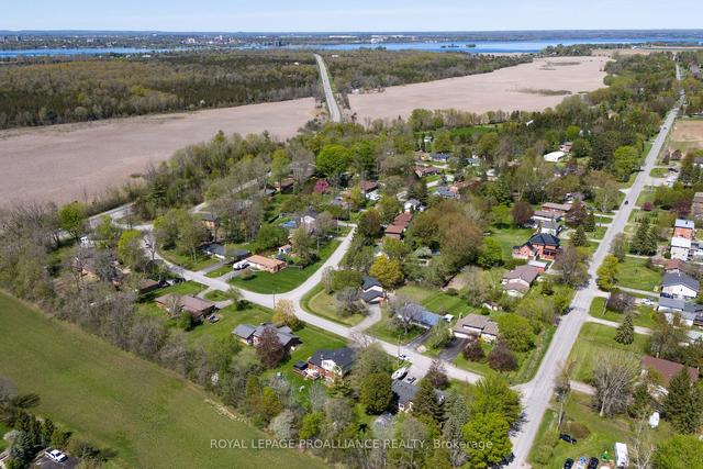 12 Fenwood Cres, House detached with 3 bedrooms, 3 bathrooms and 6 parking in Prince Edward County ON | Image 33