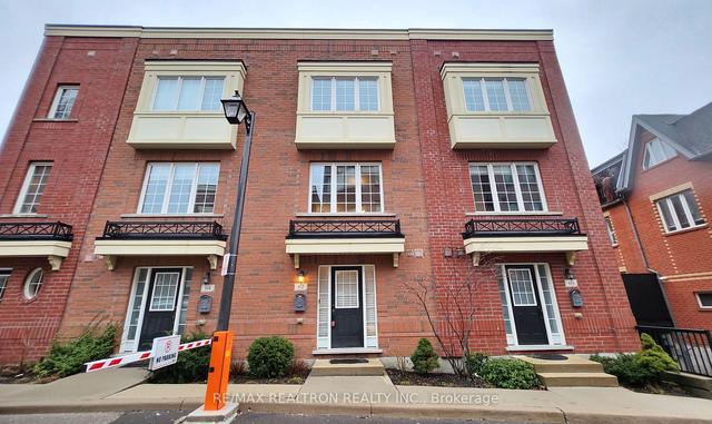 62 Raffeix Ln, Townhouse with 2 bedrooms, 3 bathrooms and 1 parking in Toronto ON | Image 29