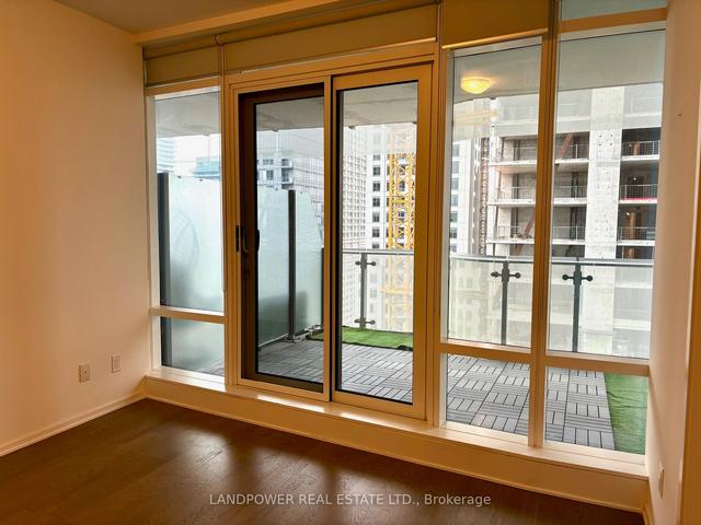 3008 - 1 Bloor St E, Condo with 1 bedrooms, 2 bathrooms and 0 parking in Toronto ON | Image 20