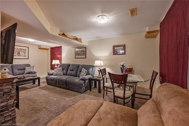 1028 Rainbow Cres, House detached with 3 bedrooms, 2 bathrooms and 3 parking in Kingston ON | Image 31