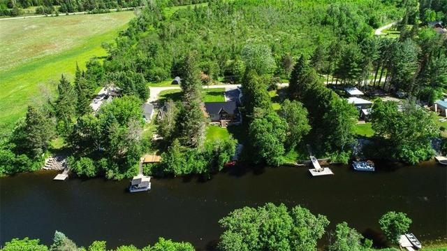 65 Crooked Court, House detached with 2 bedrooms, 1 bathrooms and null parking in Kawartha Lakes ON | Image 4