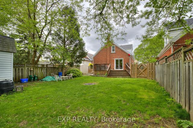 337 Guelph St, House detached with 3 bedrooms, 3 bathrooms and 3 parking in Kitchener ON | Image 2