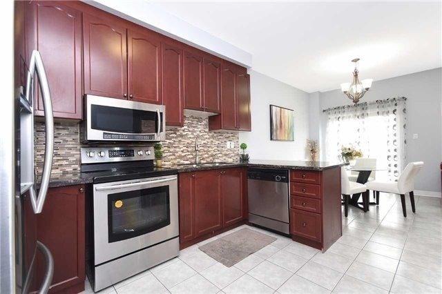 419 Comiskey Cres, House semidetached with 4 bedrooms, 3 bathrooms and 4 parking in Mississauga ON | Image 13