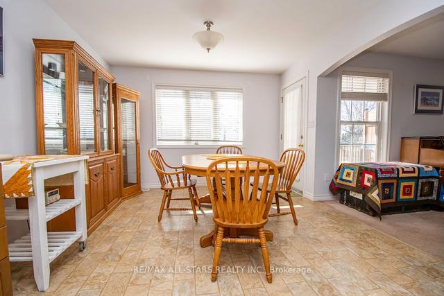 23 Parkside Dr, House detached with 2 bedrooms, 3 bathrooms and 6 parking in Kawartha Lakes ON | Image 29