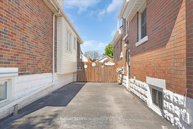 226 Huxley Ave S, House detached with 4 bedrooms, 3 bathrooms and 4 parking in Hamilton ON | Image 25
