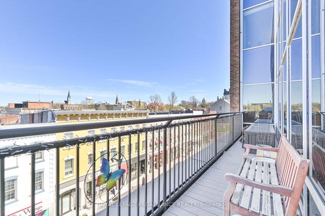 414 - 199 Front St, Condo with 2 bedrooms, 1 bathrooms and 1 parking in Belleville ON | Image 3