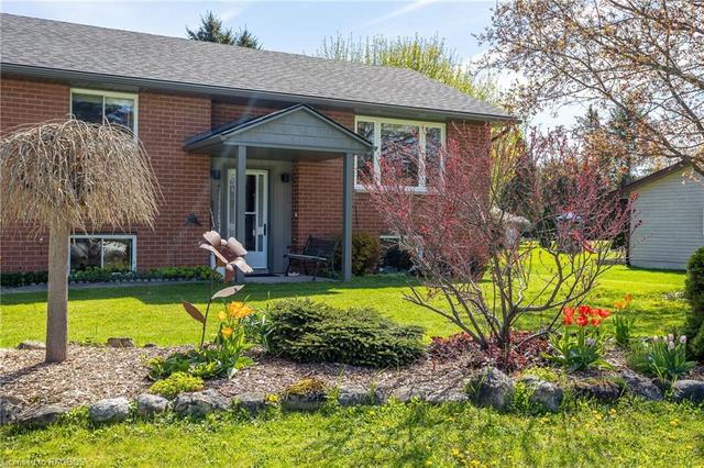 40 Gardiner St, House detached with 3 bedrooms, 2 bathrooms and 8 parking in Meaford ON | Image 12