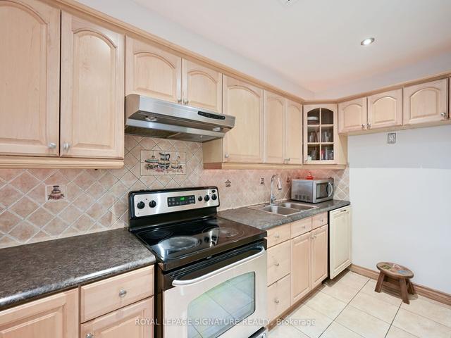 5 - 40 Rabbit Ln, Townhouse with 3 bedrooms, 2 bathrooms and 1 parking in Toronto ON | Image 5