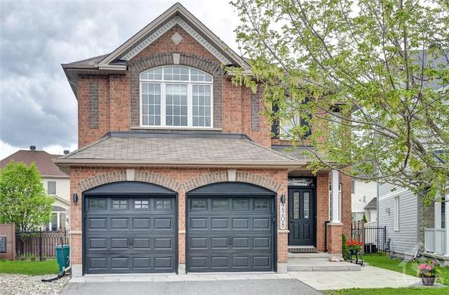 2208 Clendenan Cres, House detached with 4 bedrooms, 4 bathrooms and 4 parking in Ottawa ON | Image 1