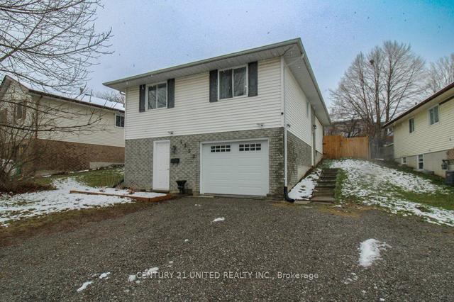 1352 Tudor Cres, House detached with 3 bedrooms, 2 bathrooms and 5 parking in Peterborough ON | Image 1