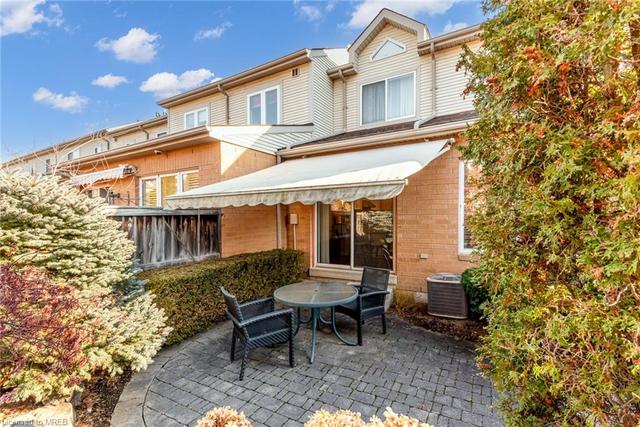 3 - 1121 Upper Village Dr, House attached with 3 bedrooms, 2 bathrooms and 2 parking in Mississauga ON | Image 32