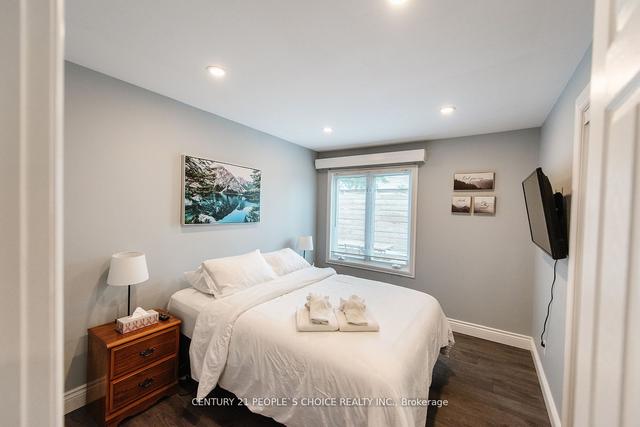 603 Beach Blvd, House detached with 4 bedrooms, 2 bathrooms and 5 parking in Hamilton ON | Image 3