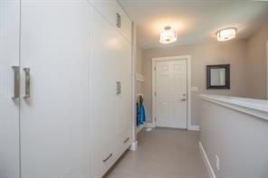 415 Wildwood Dr Sw, House detached with 5 bedrooms, 3 bathrooms and 3 parking in Calgary AB | Image 27
