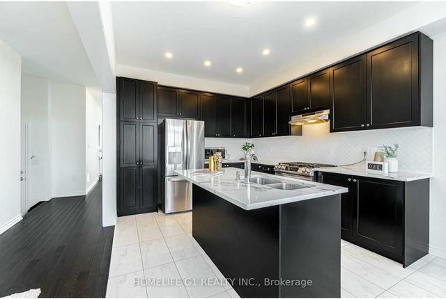56 Folgate Cres, House attached with 4 bedrooms, 3 bathrooms and 2 parking in Brampton ON | Image 6