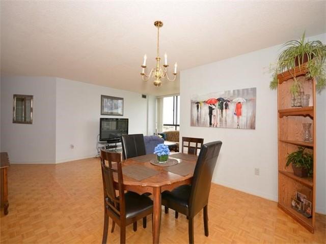 1001 - 8 Lisa St, Condo with 2 bedrooms, 2 bathrooms and 1 parking in Brampton ON | Image 9