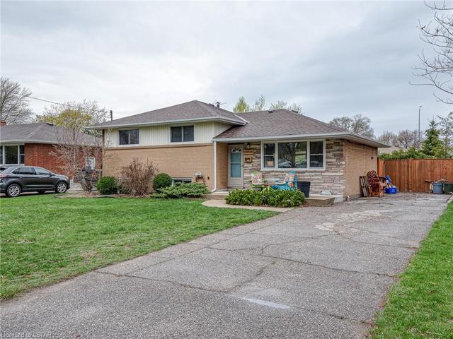 1028 Eastlawn Avenue, House detached with 3 bedrooms, 1 bathrooms and null parking in Sarnia ON | Image 12