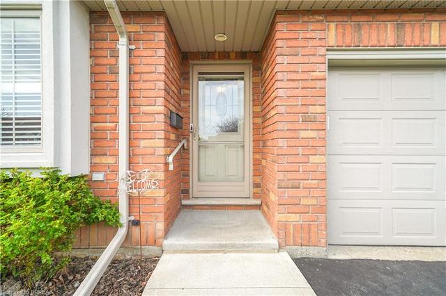 24 - 35 Cobden Crt, House attached with 2 bedrooms, 2 bathrooms and 2 parking in Brantford ON | Image 34
