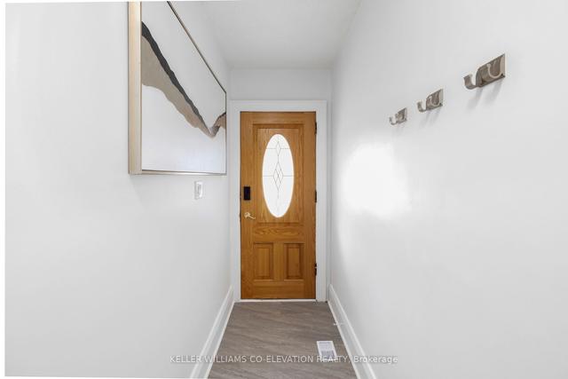 463 Jane St, House semidetached with 3 bedrooms, 1 bathrooms and 1 parking in Toronto ON | Image 11