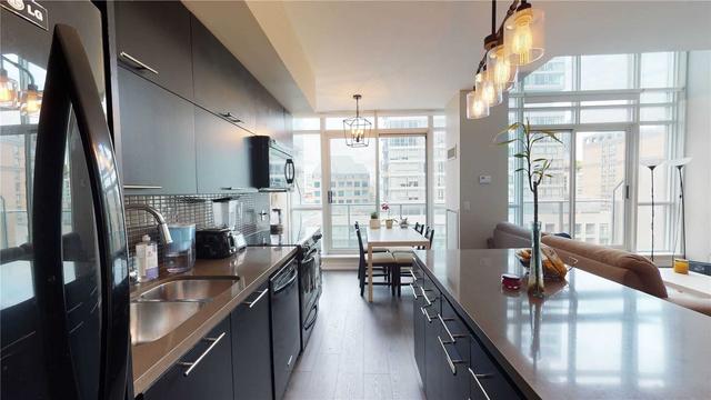 LPH12 - 21 Nelson St, Condo with 1 bedrooms, 2 bathrooms and 1 parking in Toronto ON | Image 12