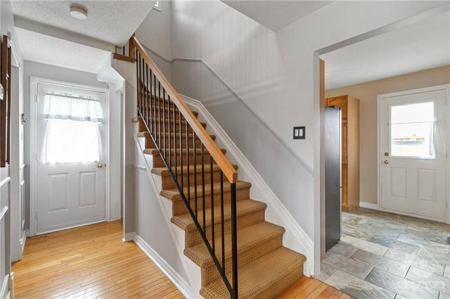 1665 Tache Way, House detached with 3 bedrooms, 3 bathrooms and 6 parking in Ottawa ON | Image 5