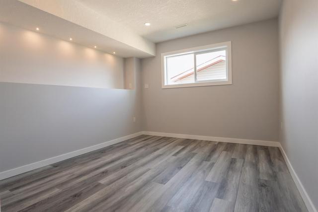 335 Mt Sunburst Way W, House detached with 4 bedrooms, 2 bathrooms and 1 parking in Lethbridge AB | Image 26