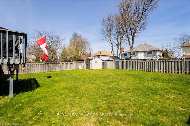 12 Christie Ln, House detached with 3 bedrooms, 2 bathrooms and 3 parking in Brantford ON | Image 9