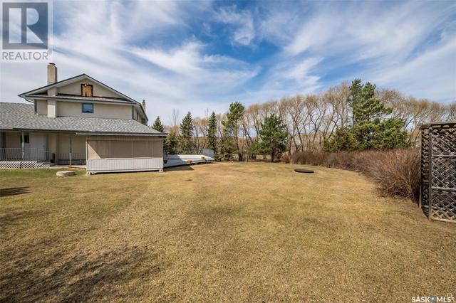 744 3rd Ave, House detached with 3 bedrooms, 3 bathrooms and null parking in Buckland No. 491 SK | Image 44