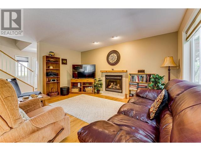 19 Kestrel Crt, House detached with 4 bedrooms, 3 bathrooms and 6 parking in Vernon BC | Image 8