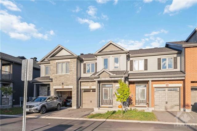756 Dearborn Private, Townhouse with 3 bedrooms, 4 bathrooms and 2 parking in Ottawa ON | Image 1