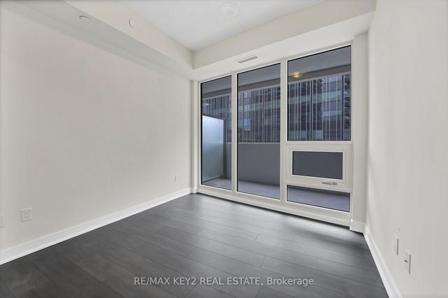 1009 - 2221 Yonge St, Condo with 2 bedrooms, 2 bathrooms and 0 parking in Toronto ON | Image 9