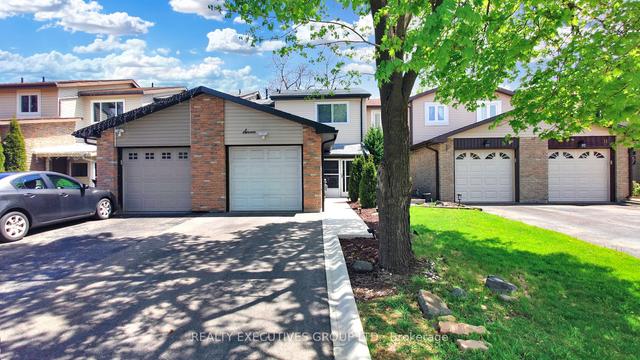 7 Greene Dr, House attached with 3 bedrooms, 3 bathrooms and 3 parking in Brampton ON | Image 1