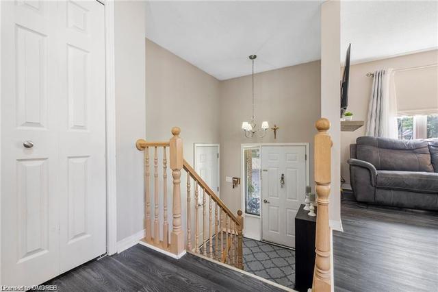 1387 Station St, House detached with 5 bedrooms, 2 bathrooms and 5 parking in Pelham ON | Image 4