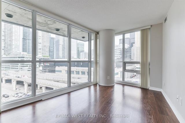 903 - 33 Bay St, Condo with 2 bedrooms, 2 bathrooms and 1 parking in Toronto ON | Image 25