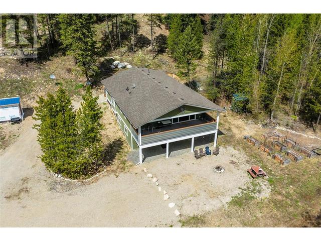 4820 33 Hwy, House detached with 5 bedrooms, 2 bathrooms and 6 parking in Kootenay Boundary E BC | Image 78