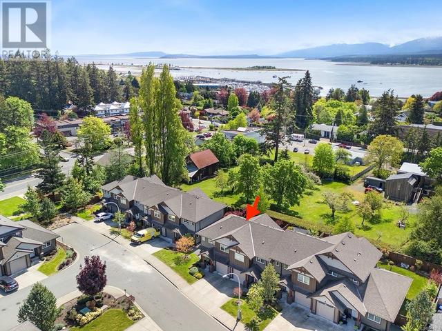 4 - 2030 Wallace Ave, House attached with 3 bedrooms, 3 bathrooms and null parking in Comox BC | Image 35