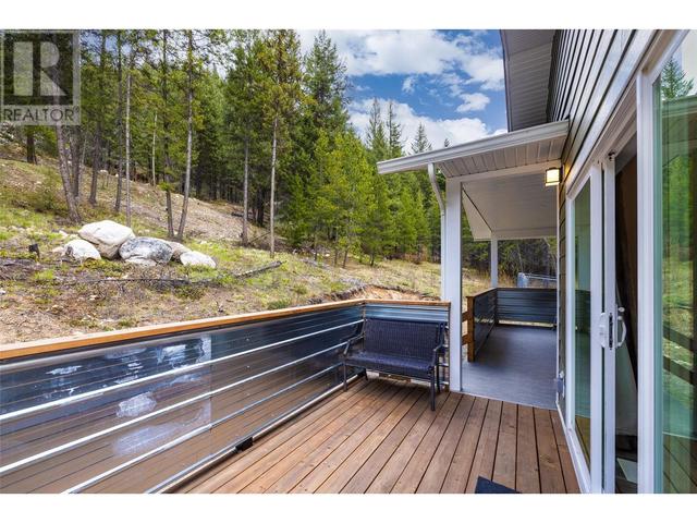 4820 33 Hwy, House detached with 5 bedrooms, 2 bathrooms and 6 parking in Kootenay Boundary E BC | Image 29