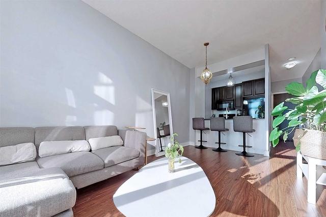 405 - 125 Village Green Sq, Condo with 2 bedrooms, 2 bathrooms and 2 parking in Toronto ON | Image 4