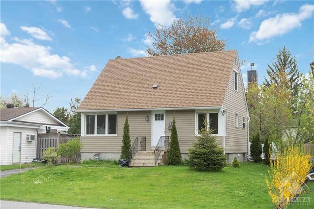 56 Tower Rd, House detached with 3 bedrooms, 2 bathrooms and 2 parking in Ottawa ON | Image 1