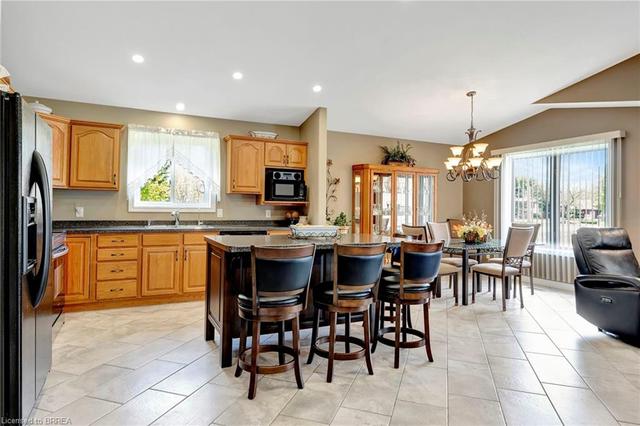 18 Peter St, House detached with 4 bedrooms, 2 bathrooms and 10 parking in Brant ON | Image 23