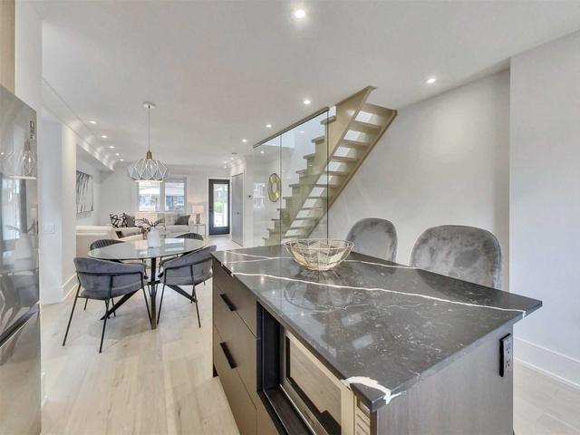 435 Christie St, House semidetached with 3 bedrooms, 2 bathrooms and 1 parking in Toronto ON | Image 5