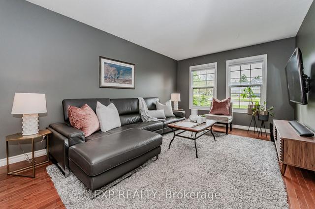34 Deerwood Cres, House detached with 4 bedrooms, 4 bathrooms and 6 parking in Kitchener ON | Image 33