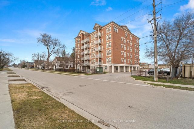 206 - 35 Hunt Ave, Condo with 2 bedrooms, 2 bathrooms and 1 parking in Richmond Hill ON | Image 24