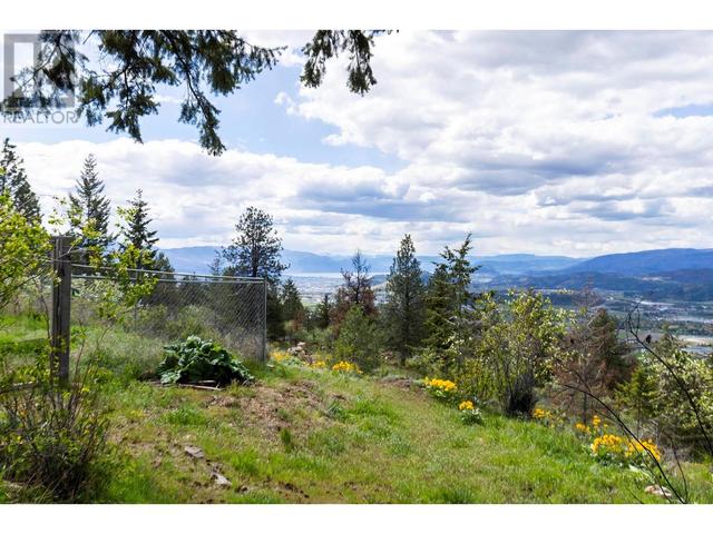 5805 Upper Booth Rd N, House detached with 4 bedrooms, 3 bathrooms and 2 parking in Central Okanagan BC | Image 42