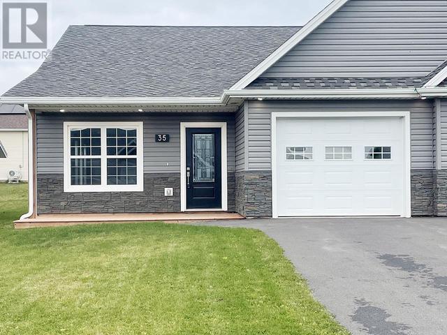 35 Alice Ave, House semidetached with 3 bedrooms, 2 bathrooms and null parking in Charlottetown PE | Image 1
