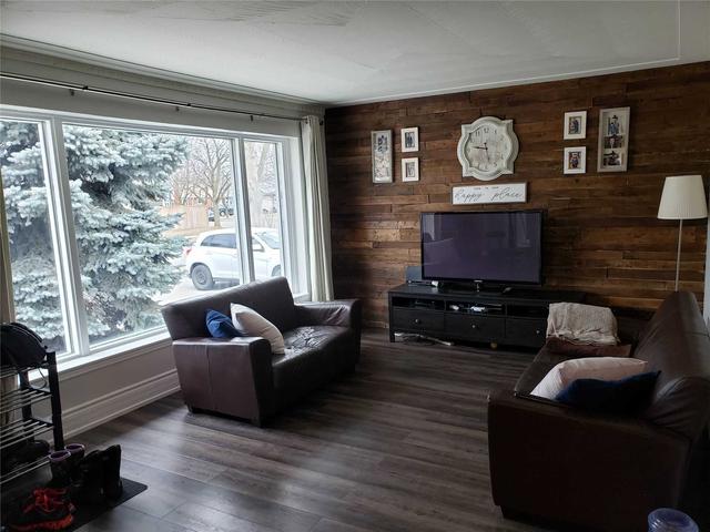 53 Moncrieff Dr, House detached with 3 bedrooms, 2 bathrooms and 4 parking in Toronto ON | Image 9